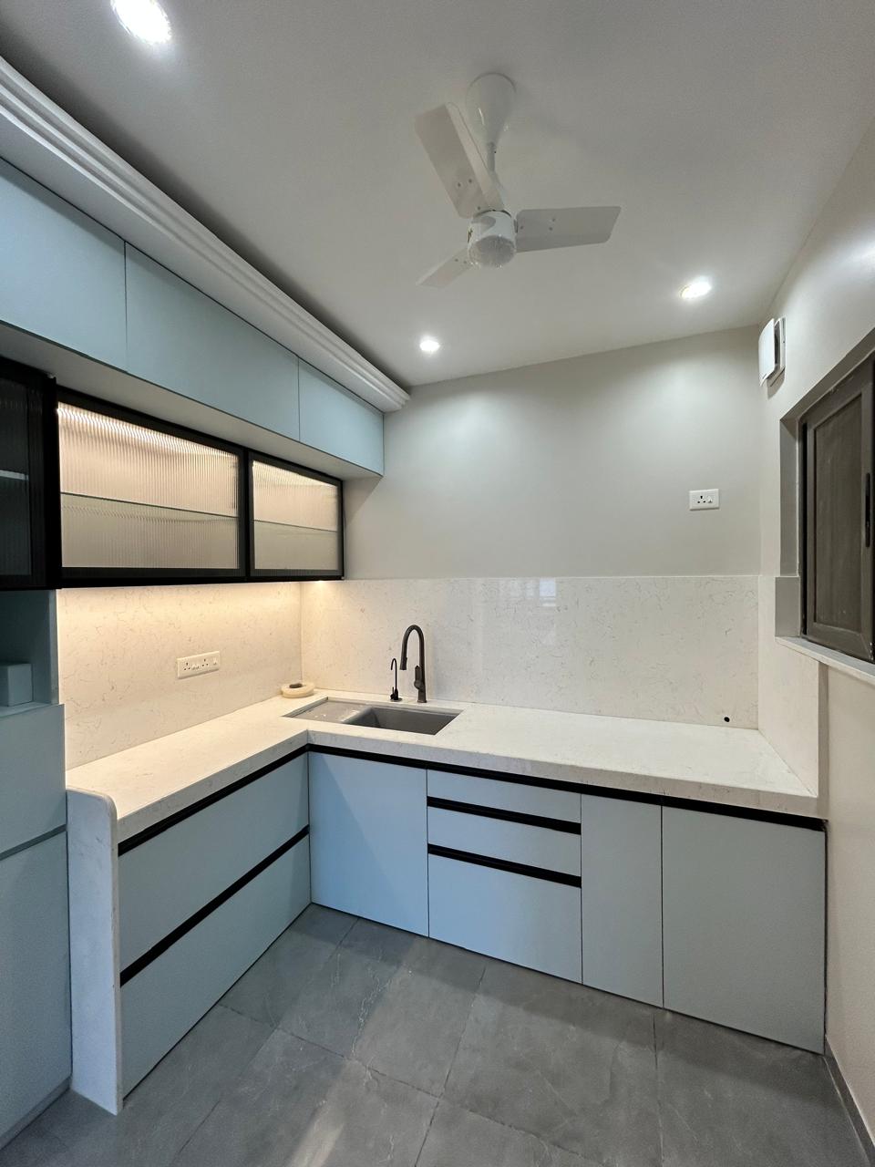 Contemporary Modular Kitchen
